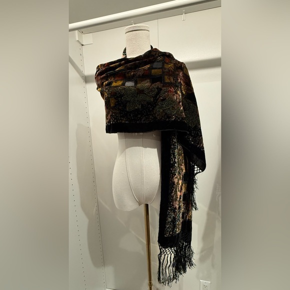Accessories - Elegant Multicolor Patterned Shawl
